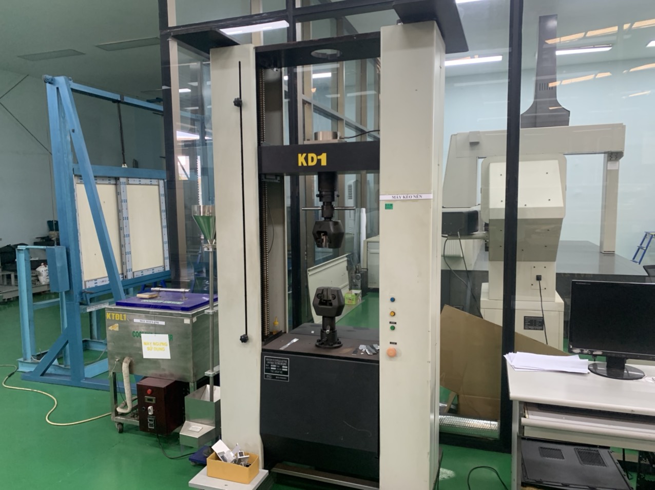 Tensile testing machine.jpg